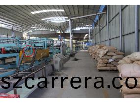 擠(ji)塑(su)闆(ban)生産車(che)間(jian)